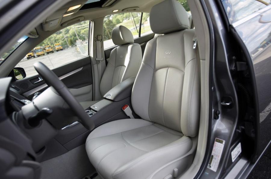  Infiniti G25 2012 года  (фото 20 из 30)